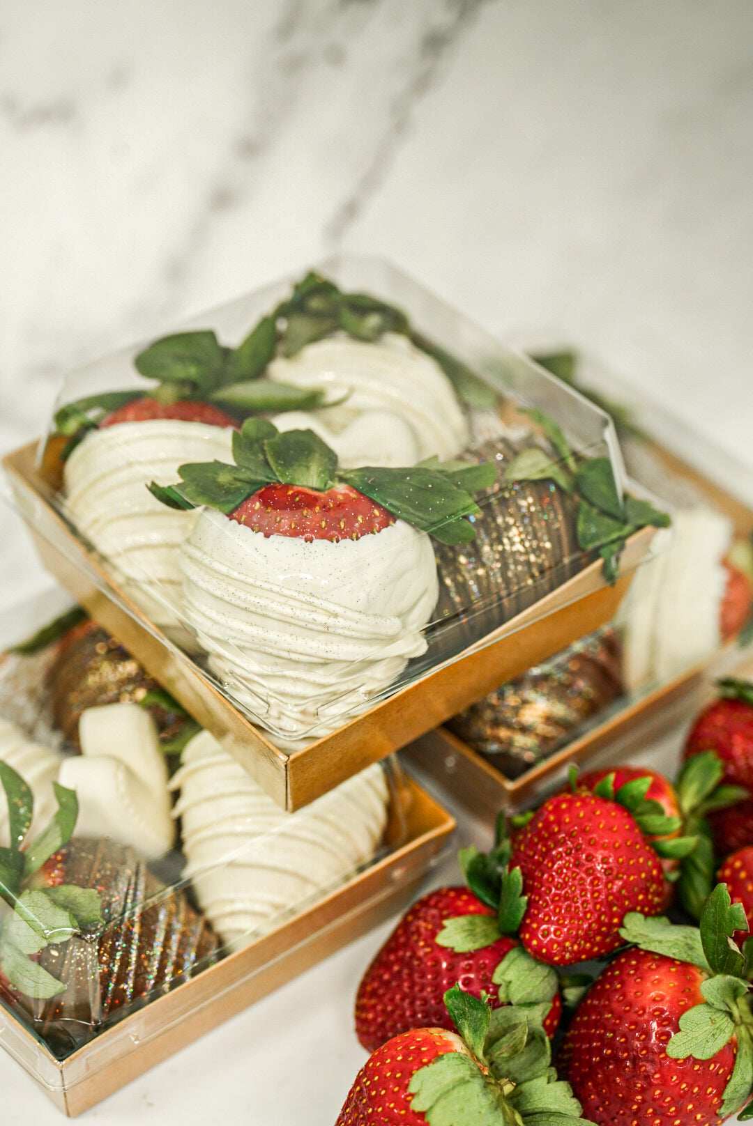 Cajas de fresas con chocolate